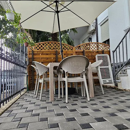 Charming 2a House With Garden And Bbq شقة